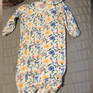 Magnetic Me floral sleep gown with matching hat